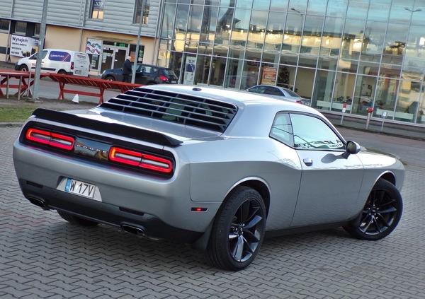 Dodge Challenger cena 92000 przebieg: 151000, rok produkcji 2016 z Gostynin małe 562